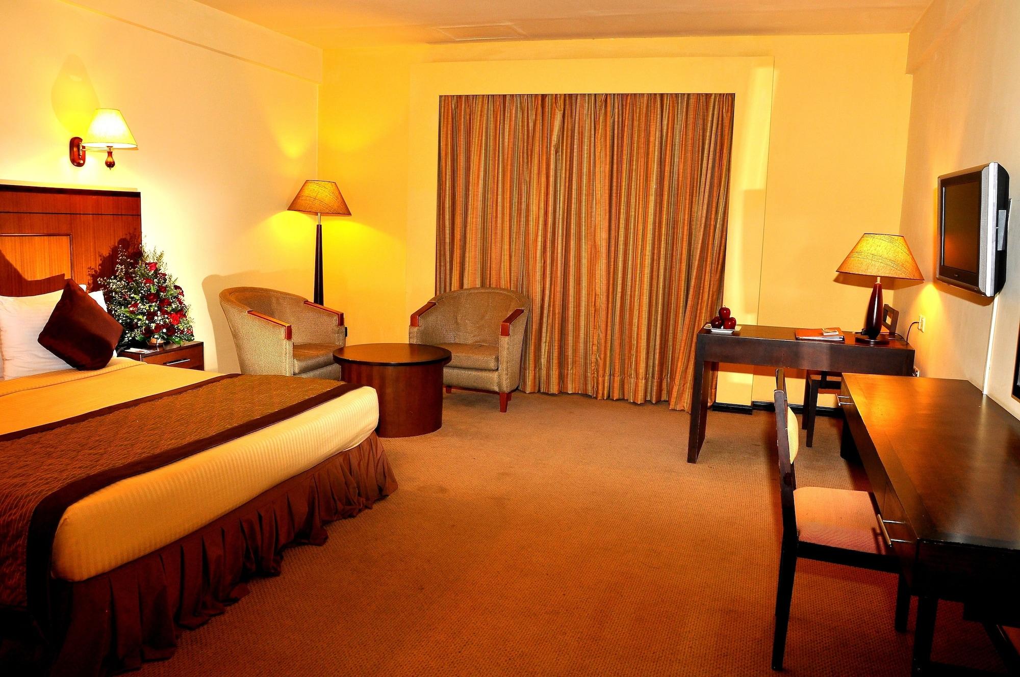 Ramada Katunayake Exterior photo