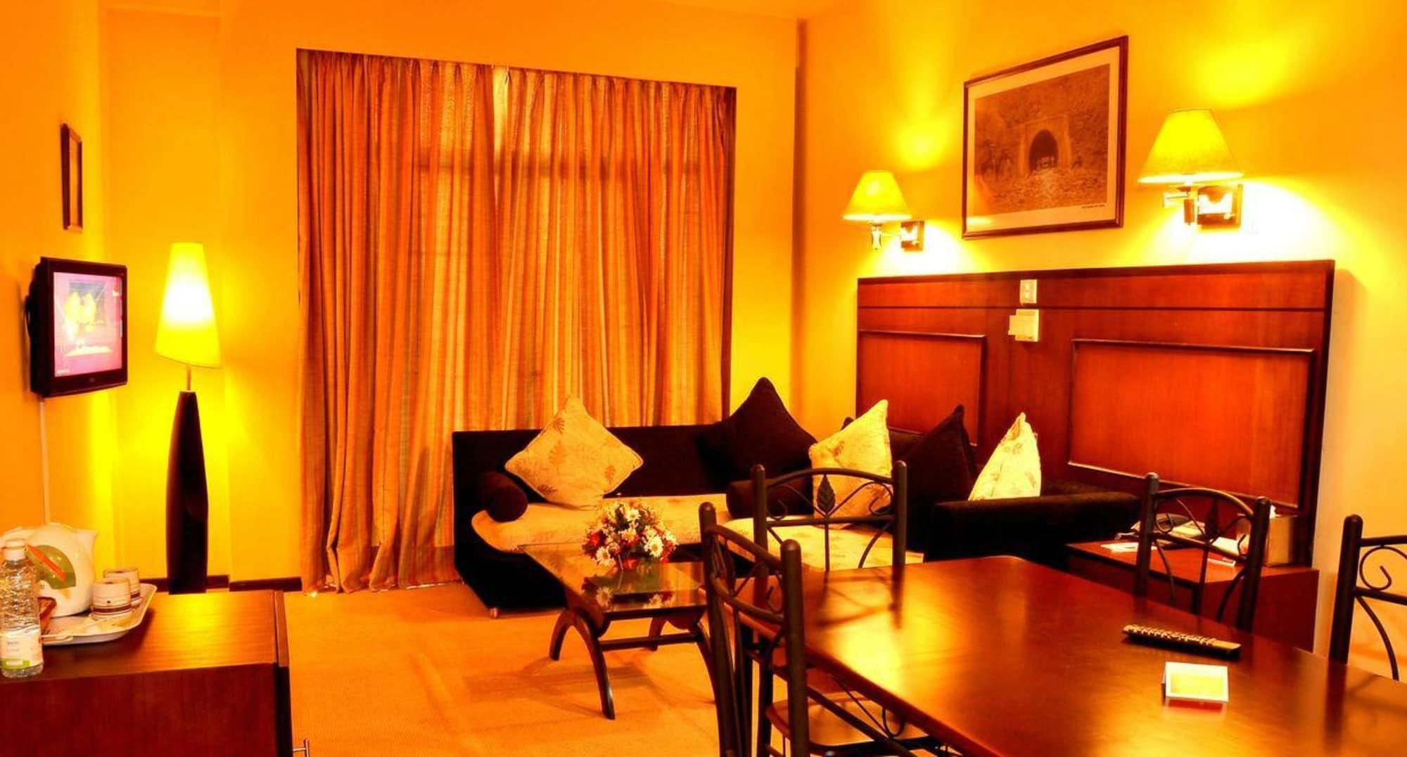 Ramada Katunayake Exterior photo