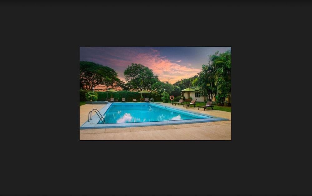 Ramada Katunayake Exterior photo
