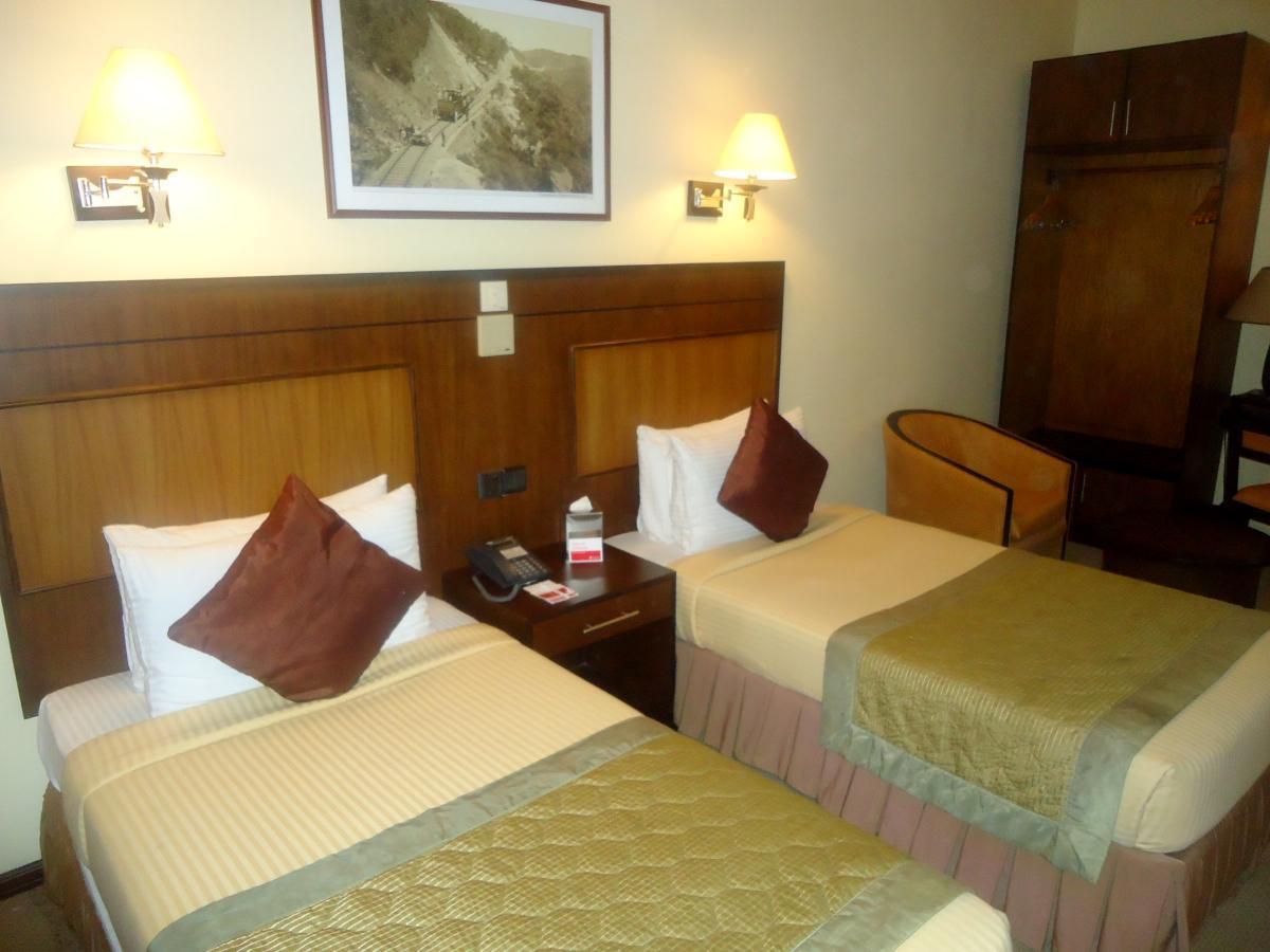 Ramada Katunayake Exterior photo