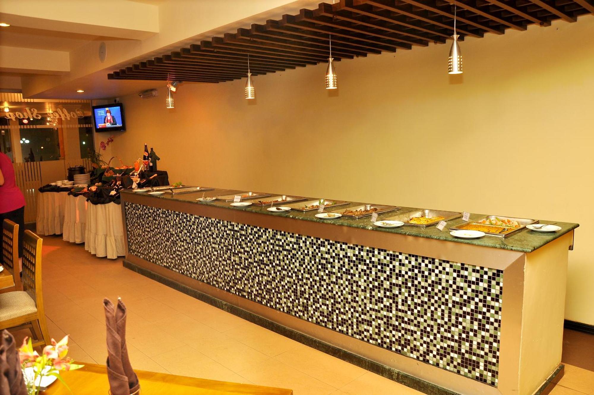 Ramada Katunayake Exterior photo