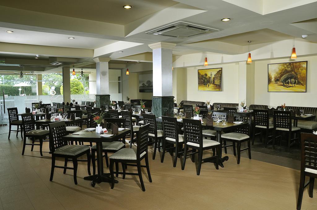 Ramada Katunayake Exterior photo